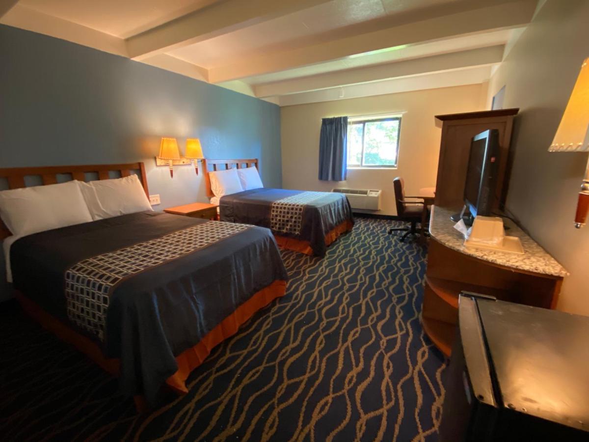 Economy Inn North Randall ภายนอก รูปภาพ