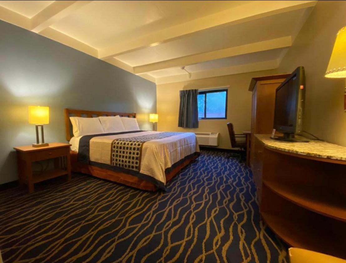 Economy Inn North Randall ภายนอก รูปภาพ