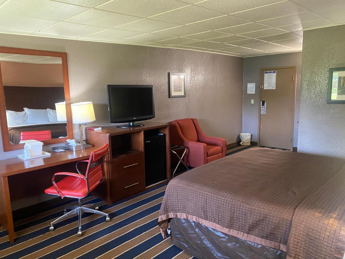 Economy Inn North Randall ภายนอก รูปภาพ