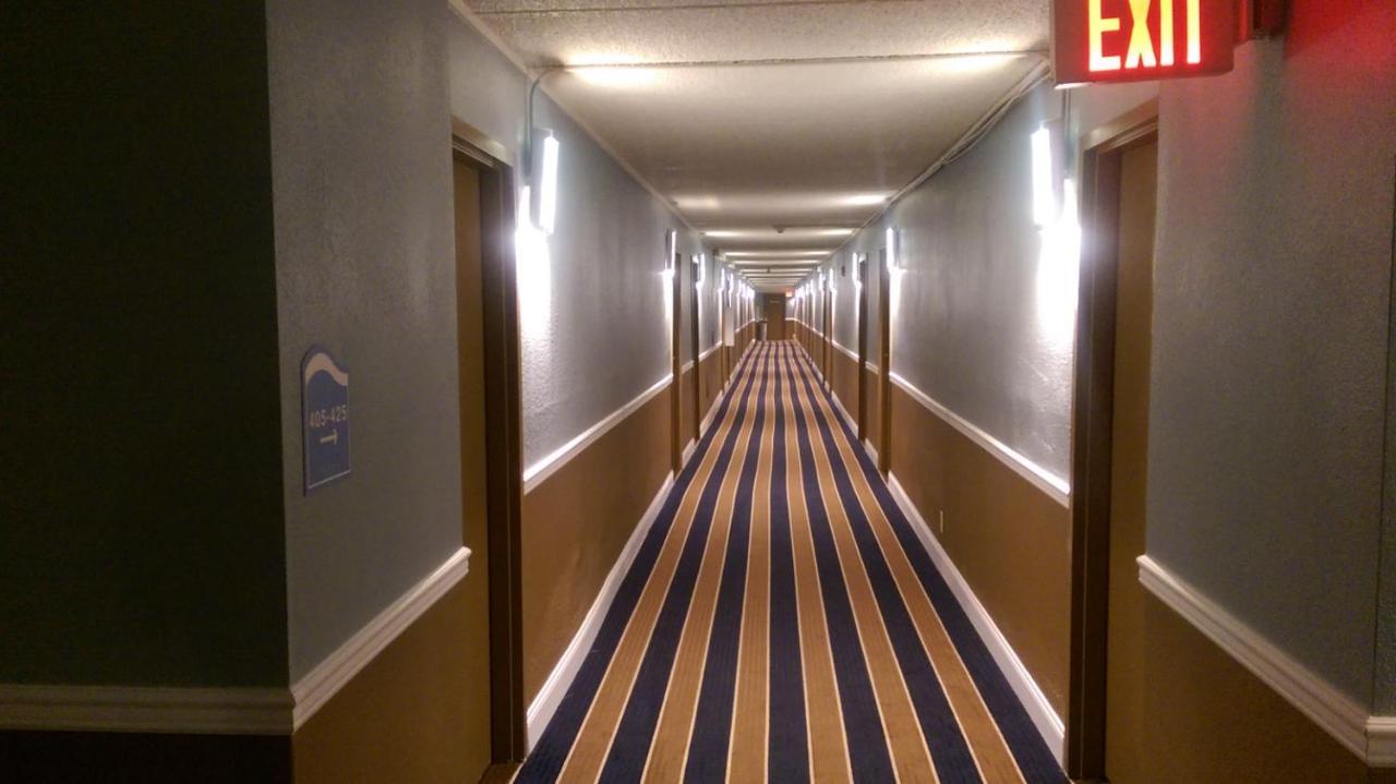 Economy Inn North Randall ภายนอก รูปภาพ